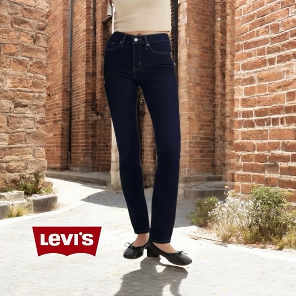 NWOT, Levi's Women's 312 Shaping Slim Dark Blue Jeans, Size 25 - Picture 1 of 12